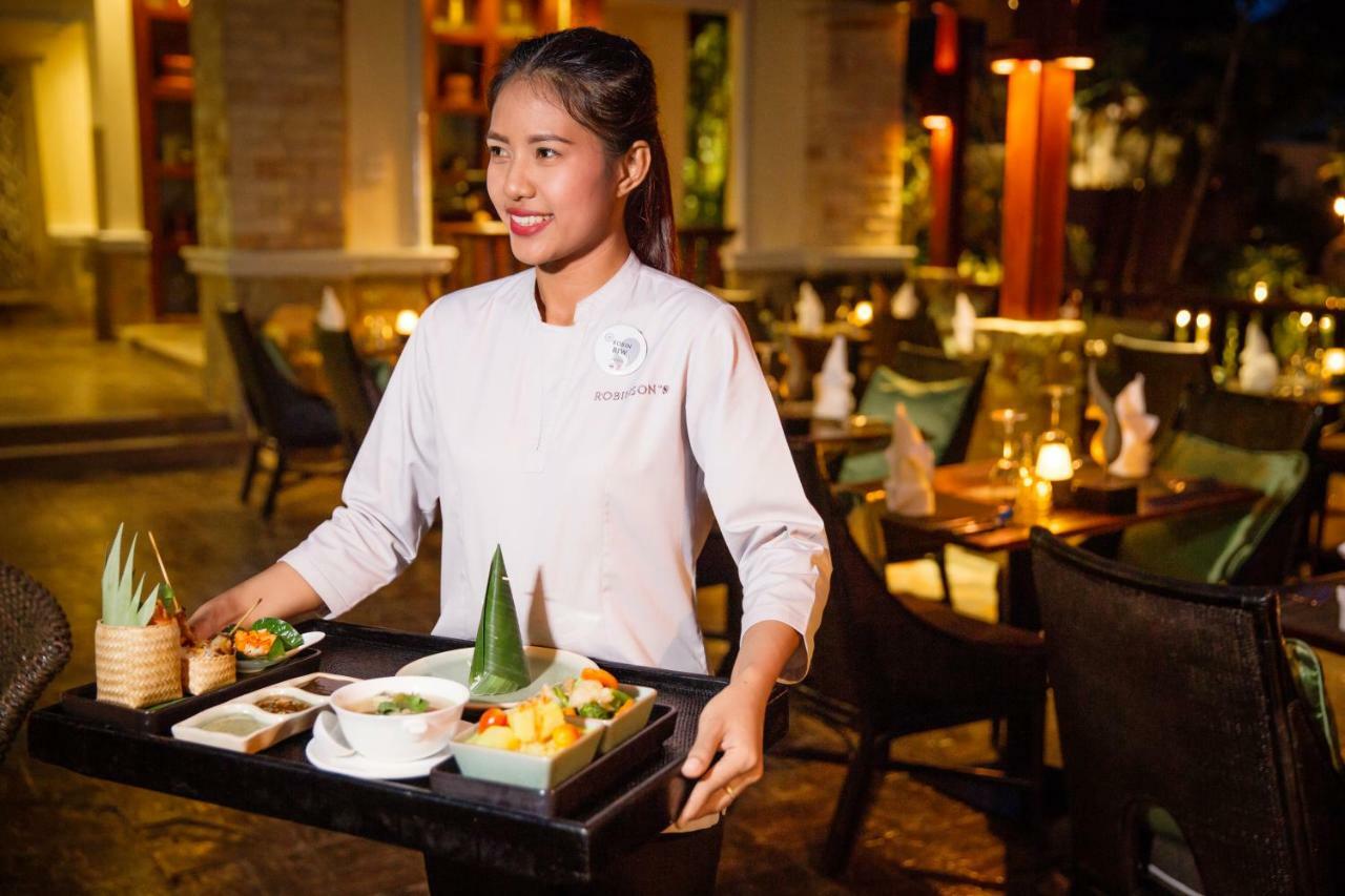 Hotel Robinson Khao Lak Esterno foto