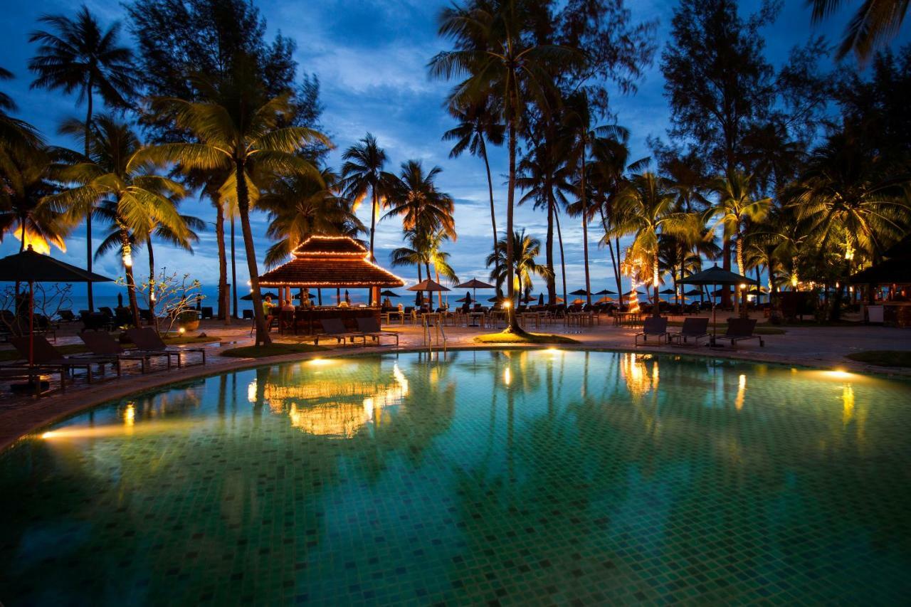 Hotel Robinson Khao Lak Esterno foto