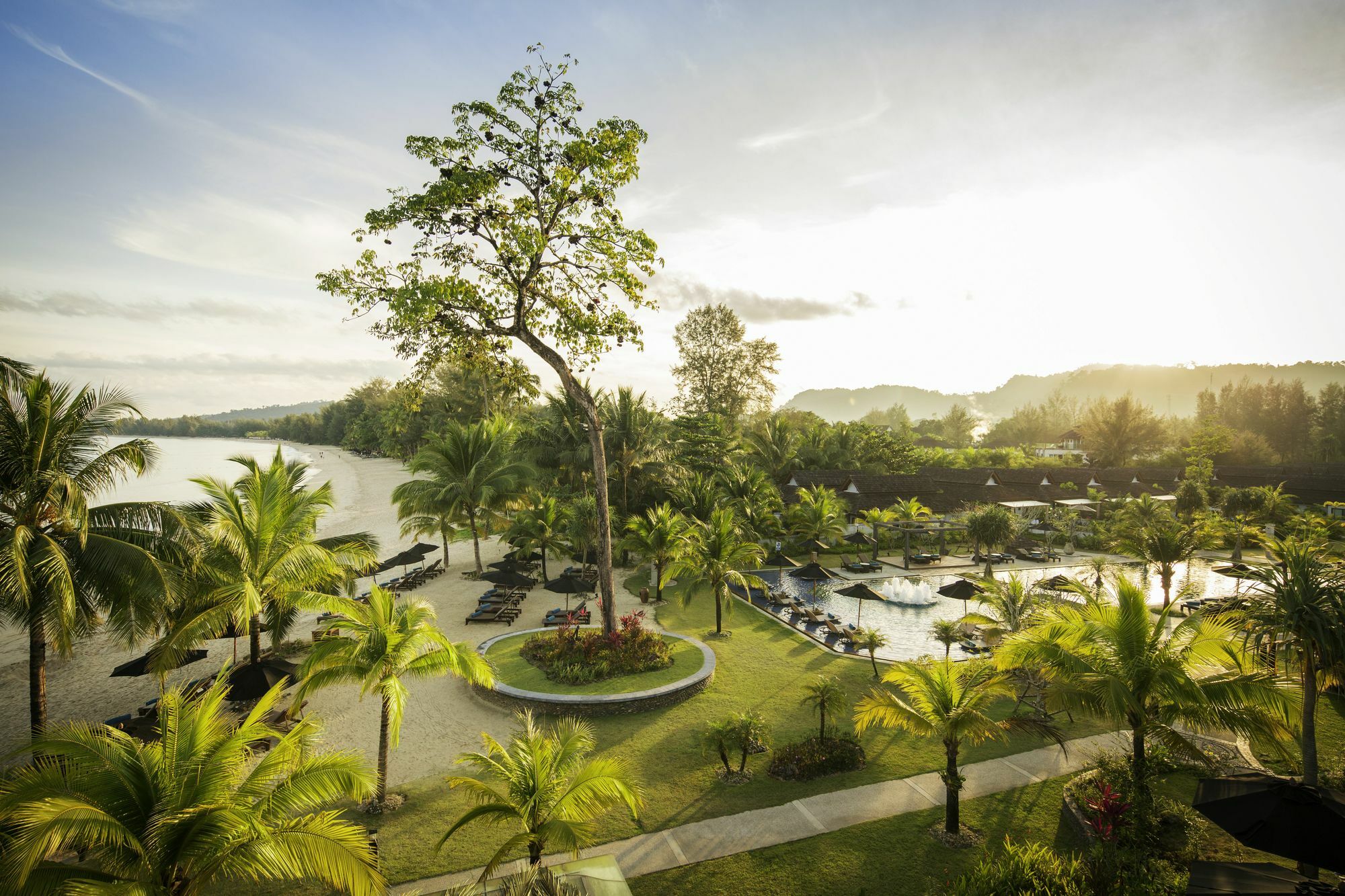 Hotel Robinson Khao Lak Esterno foto